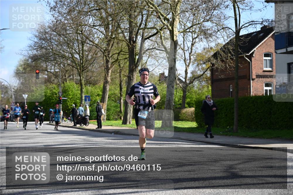 12.04.2026 - 45. Internationalen Wilhelmsburger Insellauf J. Mangold http://msf.ph/oto/9460115 12.04.2026 10:41:40 Ziel 3861, 5545, 2812, 5270, 5416, 4963, 3831, 4602, 4667, 3229, 3201, 2869, 2479, 3892, 4483, 5654, 2836, 4615, 2222, 3419, 4042, 3991, 2262, 2263 meine-sportfotos.de