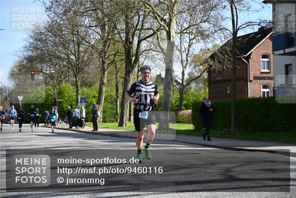 12.04.2026 - 45. Internationalen Wilhelmsburger Insellauf J. Mangold http://msf.ph/oto/9460116 12.04.2026 10:41:40 Ziel 3861, 5545, 2812, 5270, 5416, 4963, 3831, 4602, 4667, 3229, 3201, 2869, 2479, 3892, 4483, 5654, 2836, 4615, 2222, 3419, 4042, 3991, 2262, 2263 meine-sportfotos.de