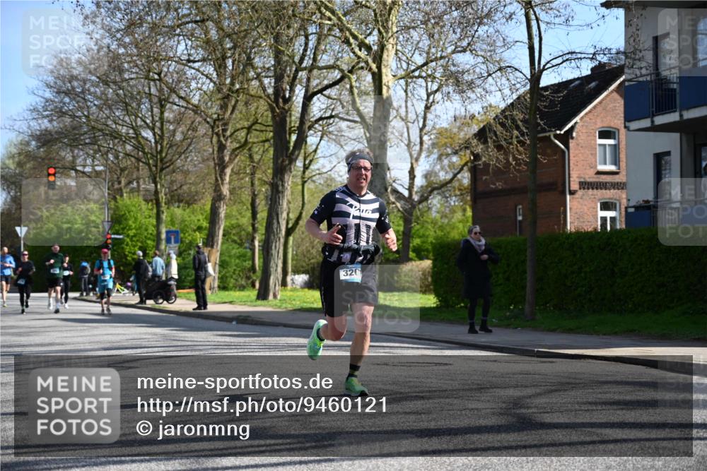 12.04.2026 - 45. Internationalen Wilhelmsburger Insellauf J. Mangold http://msf.ph/oto/9460121 12.04.2026 10:41:40 Ziel 3861, 5545, 2812, 5270, 5416, 4963, 3831, 4602, 4667, 3229, 3201, 2869, 2479, 3892, 4483, 5654, 2836, 4615, 2222, 3419, 4042, 3991, 2262, 2263 meine-sportfotos.de