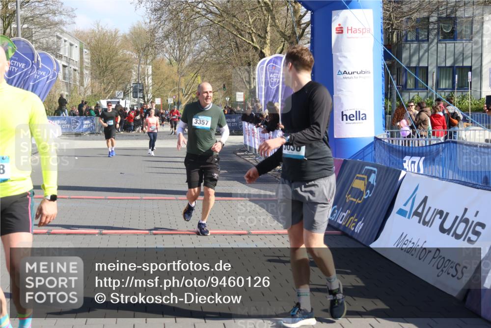 12.04.2026 - 45. Internationalen Wilhelmsburger Insellauf Strokosch-Dieckow http://msf.ph/oto/9460126 12.04.2026 10:50:02 Ziel 3036, 2048, 3357 meine-sportfotos.de
