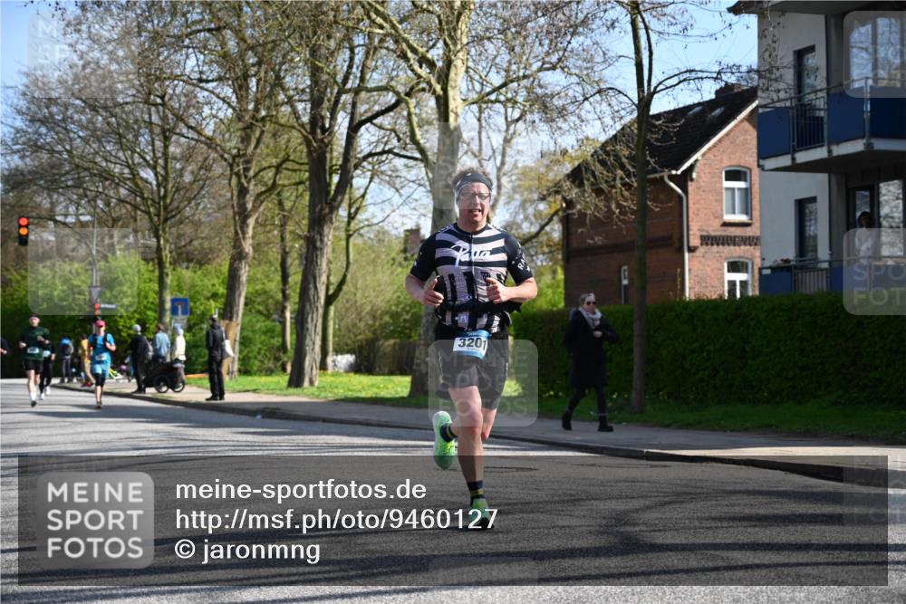 12.04.2026 - 45. Internationalen Wilhelmsburger Insellauf J. Mangold http://msf.ph/oto/9460127 12.04.2026 10:41:40 Ziel 3861, 5545, 2812, 5270, 5416, 4963, 3831, 4602, 4667, 3229, 3201, 2869, 2479, 3892, 4483, 5654, 2836, 4615, 2222, 3419, 4042, 3991, 2262, 2263 meine-sportfotos.de
