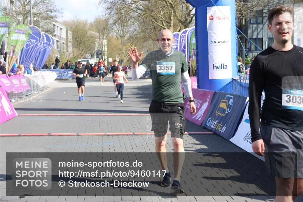 12.04.2026 - 45. Internationalen Wilhelmsburger Insellauf Strokosch-Dieckow http://msf.ph/oto/9460147 12.04.2026 10:50:05 Ziel 3357, 2655, 5441, 3546 meine-sportfotos.de