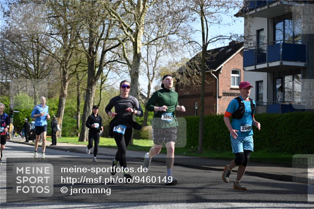 12.04.2026 - 45. Internationalen Wilhelmsburger Insellauf J. Mangold http://msf.ph/oto/9460149 12.04.2026 10:41:47 Ziel 4963, 3831, 4602, 4667, 3229, 3201, 2869, 2479, 3892, 4483, 5654, 2836, 4615, 2222, 3419, 4042, 3991, 2262, 2263 meine-sportfotos.de