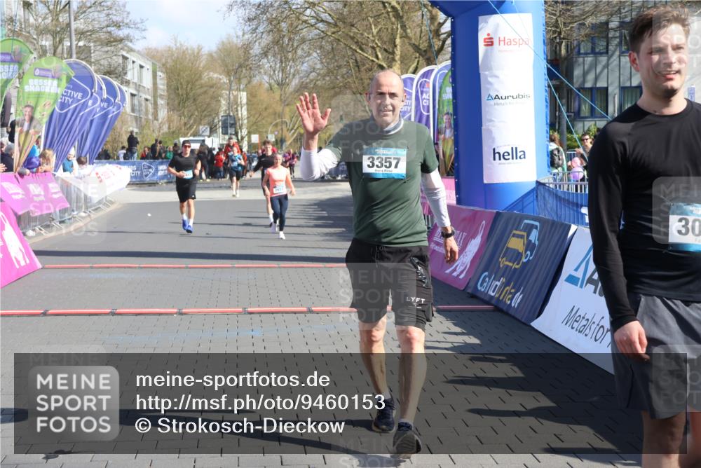 12.04.2026 - 45. Internationalen Wilhelmsburger Insellauf Strokosch-Dieckow http://msf.ph/oto/9460153 12.04.2026 10:50:05 Ziel 3357, 2655, 5441, 3546 meine-sportfotos.de