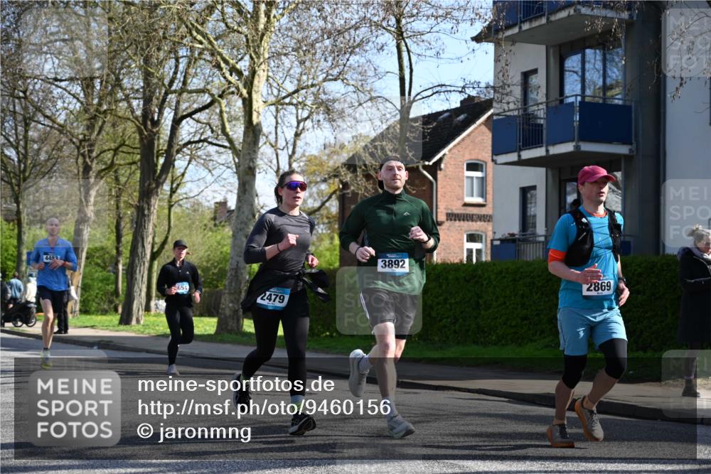 12.04.2026 - 45. Internationalen Wilhelmsburger Insellauf J. Mangold http://msf.ph/oto/9460156 12.04.2026 10:41:48 Ziel 4963, 3831, 4602, 4667, 3229, 3201, 2869, 2479, 3892, 4483, 5654, 2836, 4615, 2222, 3419, 4042, 3991, 2262, 2263, 2262, 2263 meine-sportfotos.de