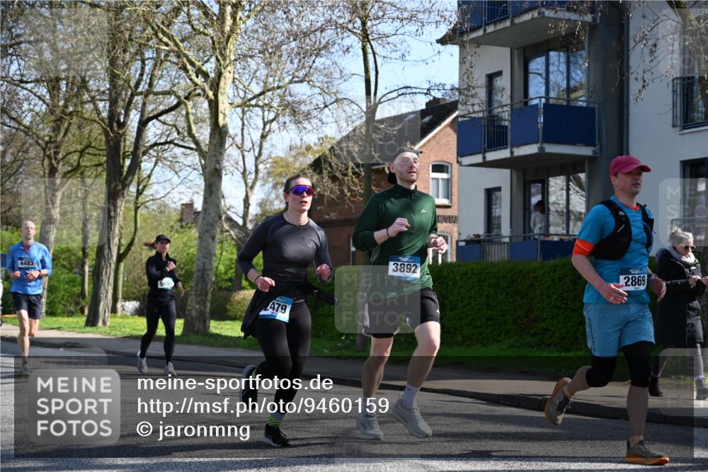 12.04.2026 - 45. Internationalen Wilhelmsburger Insellauf J. Mangold http://msf.ph/oto/9460159 12.04.2026 10:41:48 Ziel 4963, 3831, 4602, 4667, 3229, 3201, 2869, 2479, 3892, 4483, 5654, 2836, 4615, 2222, 3419, 4042, 3991, 2262, 2263, 2262, 2263 meine-sportfotos.de