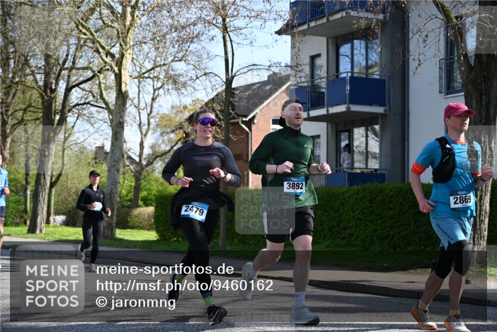 12.04.2026 - 45. Internationalen Wilhelmsburger Insellauf J. Mangold http://msf.ph/oto/9460162 12.04.2026 10:41:48 Ziel 4963, 3831, 4602, 4667, 3229, 3201, 2869, 2479, 3892, 4483, 5654, 2836, 4615, 2222, 3419, 4042, 3991, 2262, 2263, 2262, 2263 meine-sportfotos.de