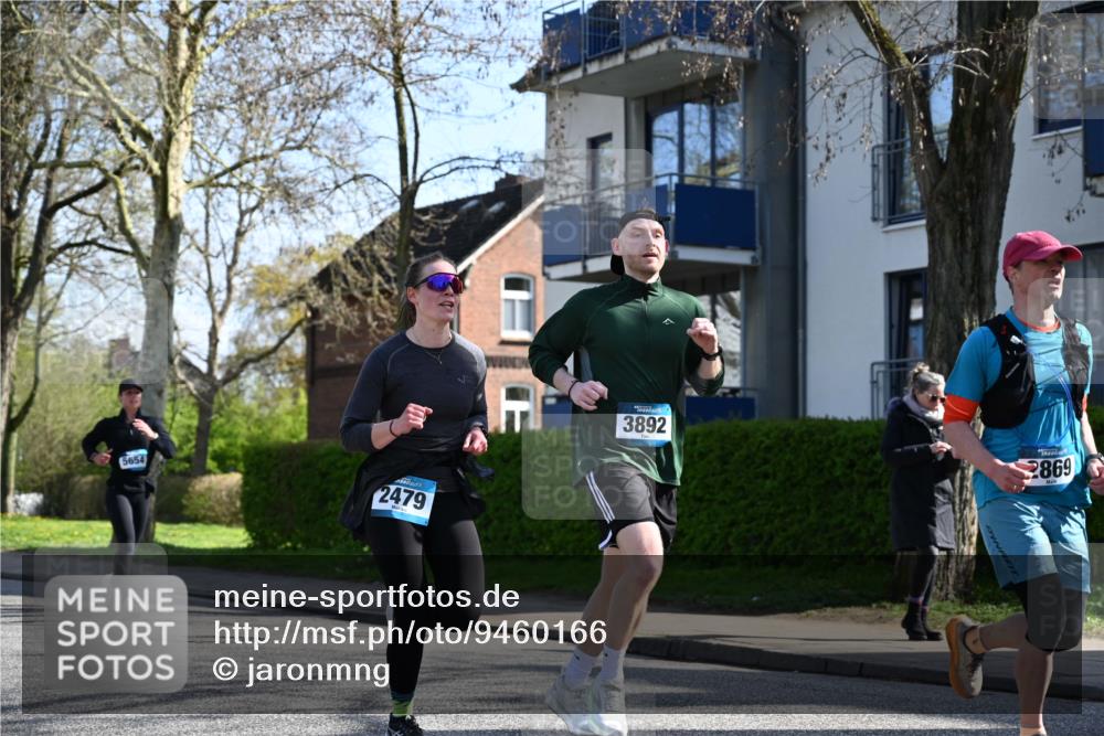12.04.2026 - 45. Internationalen Wilhelmsburger Insellauf J. Mangold http://msf.ph/oto/9460166 12.04.2026 10:41:48 Ziel 4963, 3831, 4602, 4667, 3229, 3201, 2869, 2479, 3892, 4483, 5654, 2836, 4615, 2222, 3419, 4042, 3991, 2262, 2263, 2262, 2263 meine-sportfotos.de