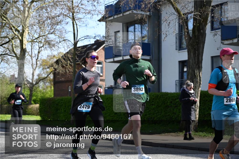 12.04.2026 - 45. Internationalen Wilhelmsburger Insellauf J. Mangold http://msf.ph/oto/9460167 12.04.2026 10:41:48 Ziel 4963, 3831, 4602, 4667, 3229, 3201, 2869, 2479, 3892, 4483, 5654, 2836, 4615, 2222, 3419, 4042, 3991, 2262, 2263, 2262, 2263 meine-sportfotos.de