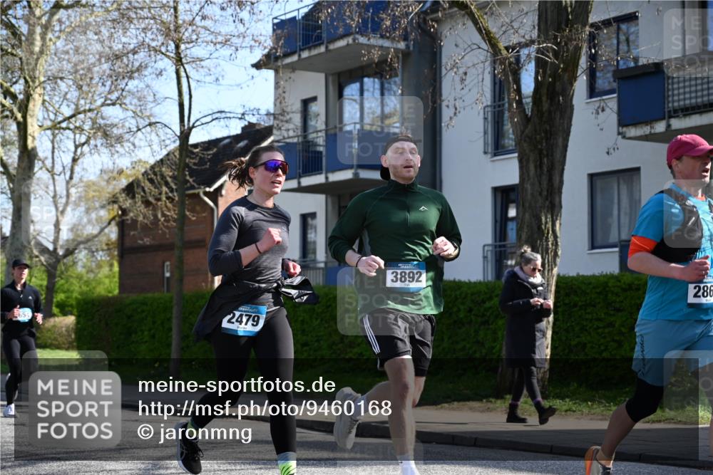 12.04.2026 - 45. Internationalen Wilhelmsburger Insellauf J. Mangold http://msf.ph/oto/9460168 12.04.2026 10:41:48 Ziel 4963, 3831, 4602, 4667, 3229, 3201, 2869, 2479, 3892, 4483, 5654, 2836, 4615, 2222, 3419, 4042, 3991, 2262, 2263, 2262, 2263 meine-sportfotos.de