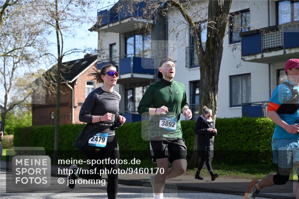 12.04.2026 - 45. Internationalen Wilhelmsburger Insellauf J. Mangold http://msf.ph/oto/9460170 12.04.2026 10:41:48 Ziel 4963, 3831, 4602, 4667, 3229, 3201, 2869, 2479, 3892, 4483, 5654, 2836, 4615, 2222, 3419, 4042, 3991, 2262, 2263, 2262, 2263 meine-sportfotos.de