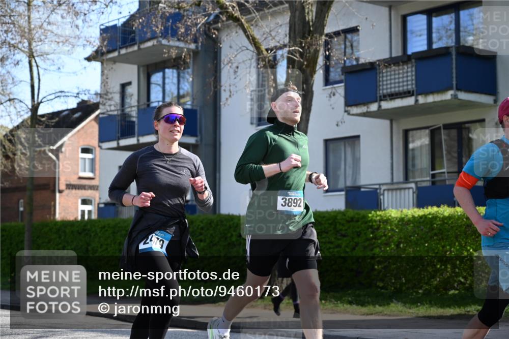 12.04.2026 - 45. Internationalen Wilhelmsburger Insellauf J. Mangold http://msf.ph/oto/9460173 12.04.2026 10:41:49 Ziel 4667, 3229, 3201, 2869, 2479, 3892, 4483, 5654, 2836, 4615, 2222, 3419, 4042, 3991, 2262, 2263 meine-sportfotos.de