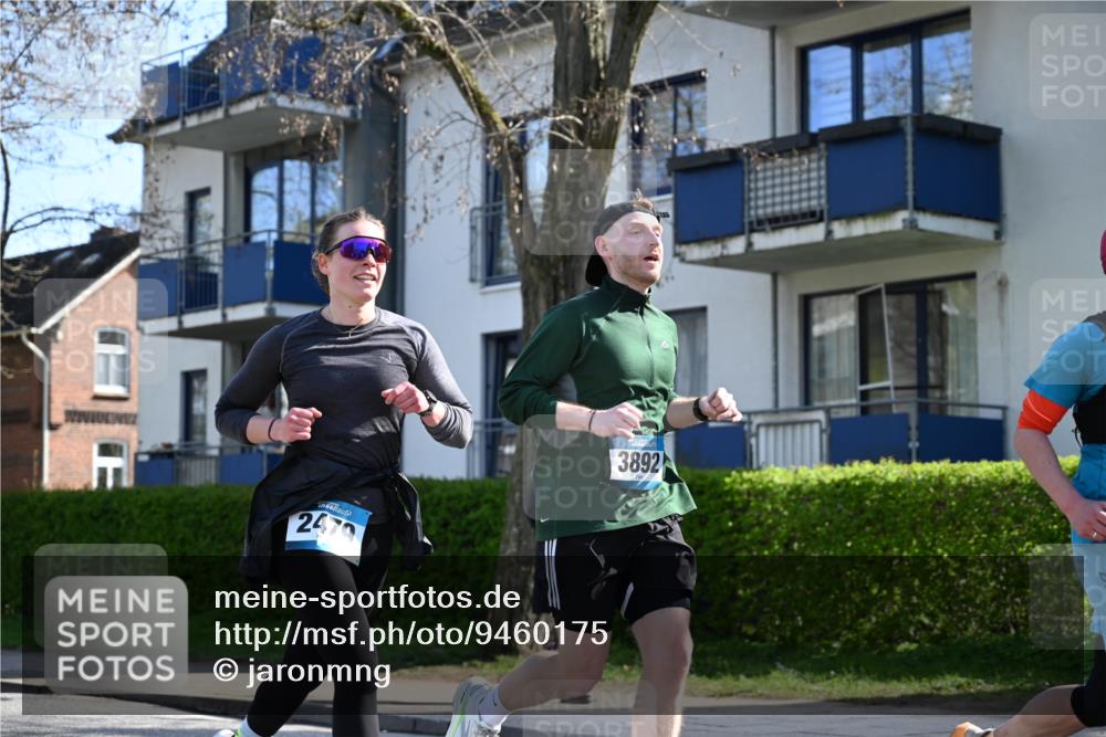 12.04.2026 - 45. Internationalen Wilhelmsburger Insellauf J. Mangold http://msf.ph/oto/9460175 12.04.2026 10:41:49 Ziel 4667, 3229, 3201, 2869, 2479, 3892, 4483, 5654, 2836, 4615, 2222, 3419, 4042, 3991, 2262, 2263 meine-sportfotos.de