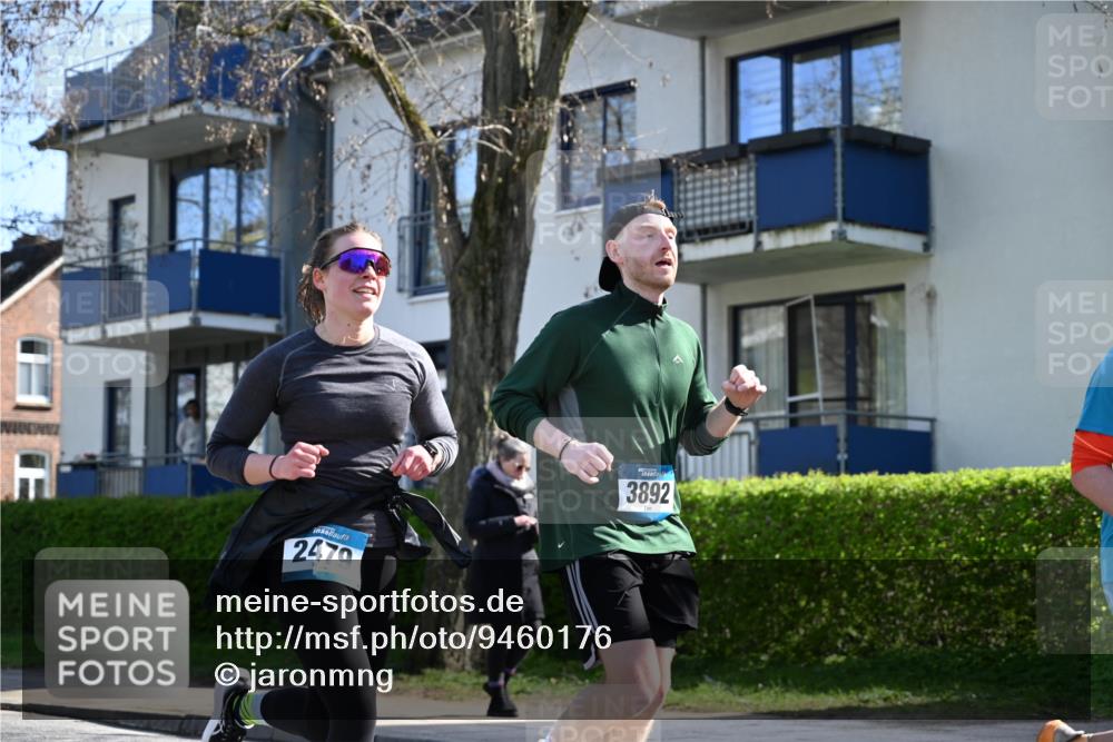 12.04.2026 - 45. Internationalen Wilhelmsburger Insellauf J. Mangold http://msf.ph/oto/9460176 12.04.2026 10:41:49 Ziel 4667, 3229, 3201, 2869, 2479, 3892, 4483, 5654, 2836, 4615, 2222, 3419, 4042, 3991, 2262, 2263 meine-sportfotos.de