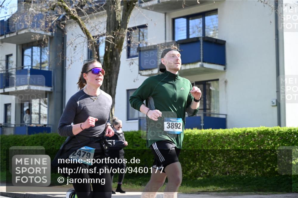 12.04.2026 - 45. Internationalen Wilhelmsburger Insellauf J. Mangold http://msf.ph/oto/9460177 12.04.2026 10:41:49 Ziel 4667, 3229, 3201, 2869, 2479, 3892, 4483, 5654, 2836, 4615, 2222, 3419, 4042, 3991, 2262, 2263 meine-sportfotos.de