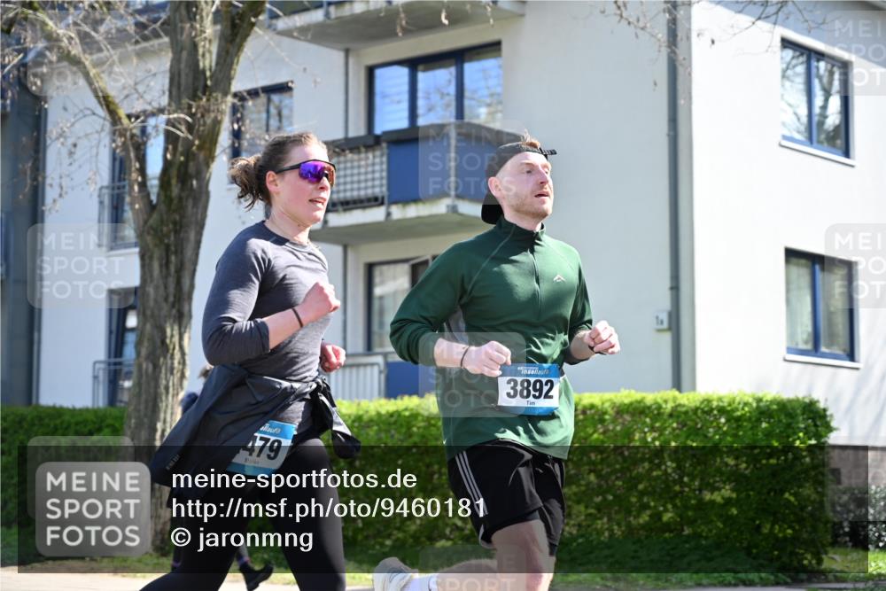 12.04.2026 - 45. Internationalen Wilhelmsburger Insellauf J. Mangold http://msf.ph/oto/9460181 12.04.2026 10:41:49 Ziel 4667, 3229, 3201, 2869, 2479, 3892, 4483, 5654, 2836, 4615, 2222, 3419, 4042, 3991, 2262, 2263 meine-sportfotos.de