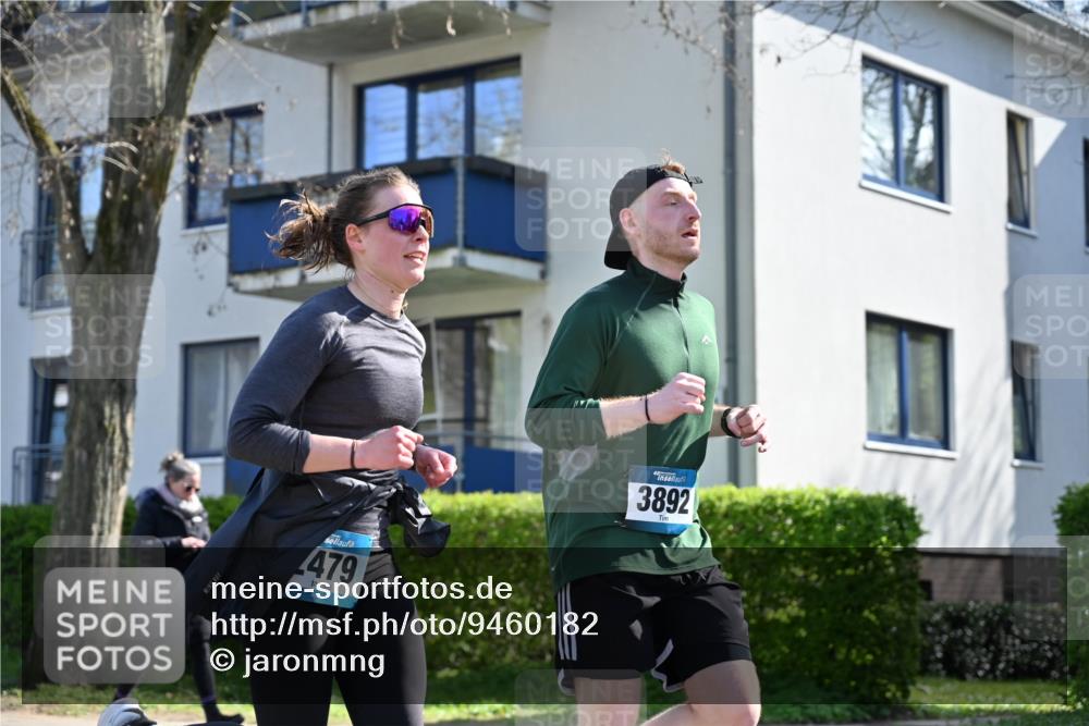 12.04.2026 - 45. Internationalen Wilhelmsburger Insellauf J. Mangold http://msf.ph/oto/9460182 12.04.2026 10:41:49 Ziel 4667, 3229, 3201, 2869, 2479, 3892, 4483, 5654, 2836, 4615, 2222, 3419, 4042, 3991, 2262, 2263 meine-sportfotos.de