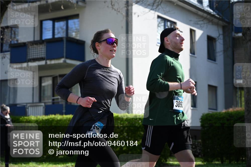 12.04.2026 - 45. Internationalen Wilhelmsburger Insellauf J. Mangold http://msf.ph/oto/9460184 12.04.2026 10:41:49 Ziel 4667, 3229, 3201, 2869, 2479, 3892, 4483, 5654, 2836, 4615, 2222, 3419, 4042, 3991, 2262, 2263 meine-sportfotos.de
