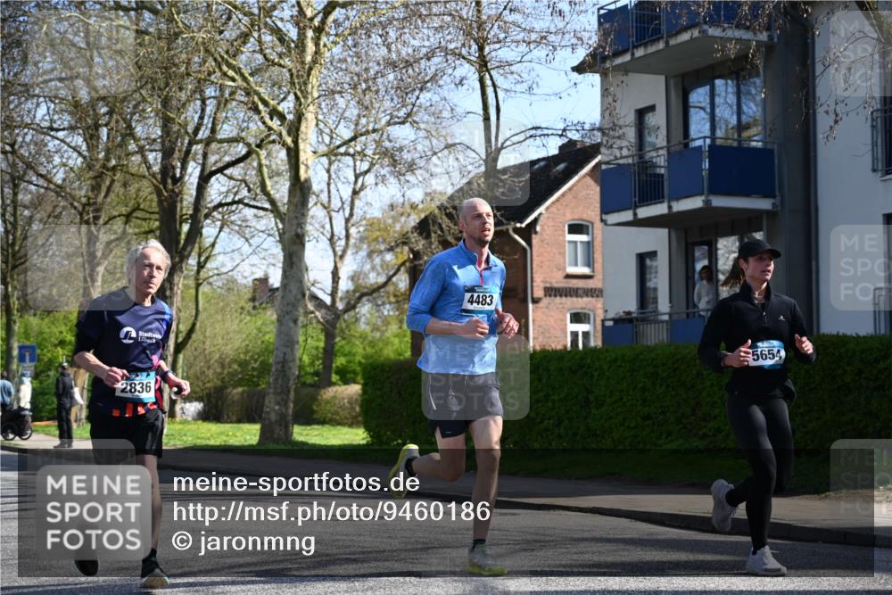 12.04.2026 - 45. Internationalen Wilhelmsburger Insellauf J. Mangold http://msf.ph/oto/9460186 12.04.2026 10:41:50 Ziel 3229, 3201, 2869, 2479, 3892, 4483, 5654, 2836, 4615, 4615, 2222, 3419, 4042, 3991, 2262, 2263 meine-sportfotos.de