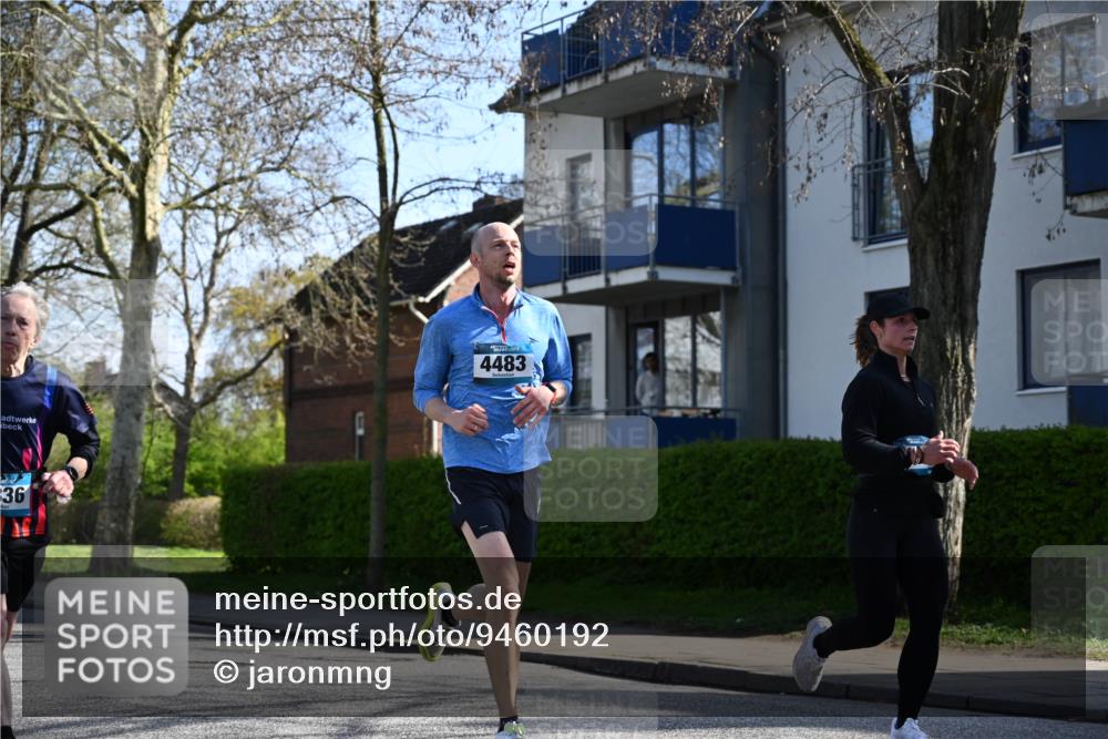 12.04.2026 - 45. Internationalen Wilhelmsburger Insellauf J. Mangold http://msf.ph/oto/9460192 12.04.2026 10:41:51 Ziel 3201, 2869, 2479, 3892, 4483, 5654, 2836, 4615, 2222, 3419, 4042, 3991, 2262, 2263, 2252 meine-sportfotos.de