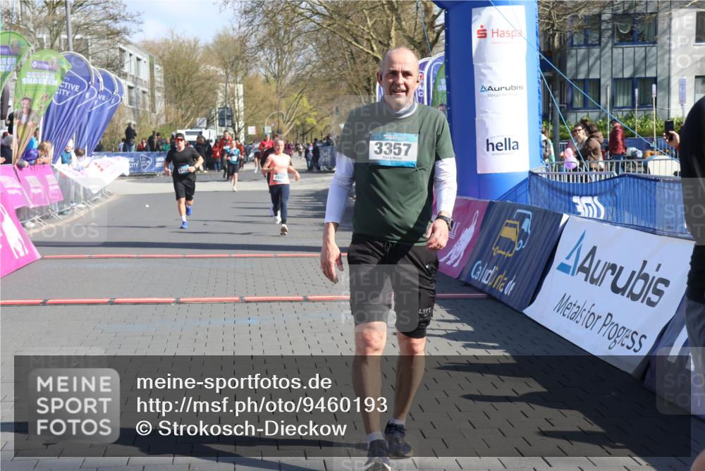 12.04.2026 - 45. Internationalen Wilhelmsburger Insellauf Strokosch-Dieckow http://msf.ph/oto/9460193 12.04.2026 10:50:05 Ziel 3357, 2655, 5441, 3546 meine-sportfotos.de
