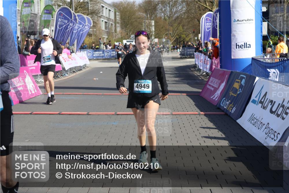 12.04.2026 - 45. Internationalen Wilhelmsburger Insellauf Strokosch-Dieckow http://msf.ph/oto/9460210 12.04.2026 11:07:37 Ziel 2777, 4949, 4359 meine-sportfotos.de