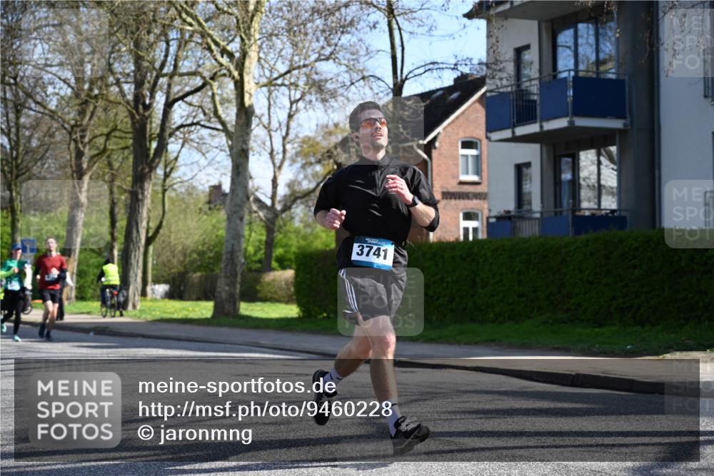 12.04.2026 - 45. Internationalen Wilhelmsburger Insellauf J. Mangold http://msf.ph/oto/9460228 12.04.2026 10:42:04 Ziel 2836, 4615, 2222, 3419, 4042, 3991, 2262, 2263, 2252, 3091, 5442 meine-sportfotos.de