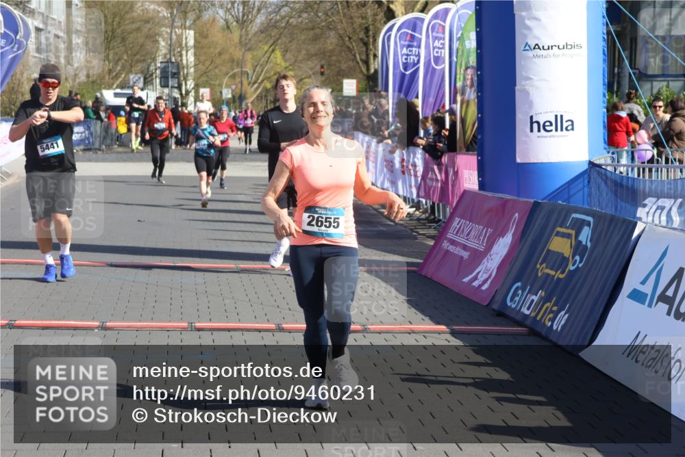12.04.2026 - 45. Internationalen Wilhelmsburger Insellauf Strokosch-Dieckow http://msf.ph/oto/9460231 12.04.2026 10:50:08 Ziel 2655, 5441, 3546 meine-sportfotos.de