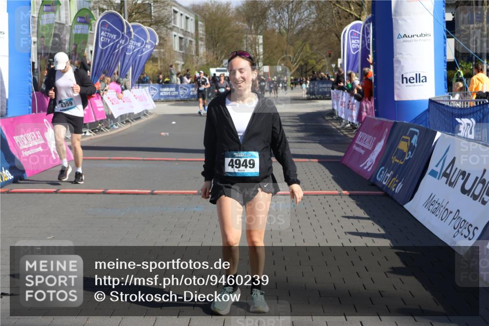 12.04.2026 - 45. Internationalen Wilhelmsburger Insellauf Strokosch-Dieckow http://msf.ph/oto/9460239 12.04.2026 11:07:37 Ziel 2777, 4949, 4359 meine-sportfotos.de