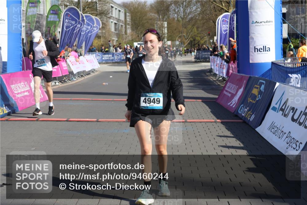 12.04.2026 - 45. Internationalen Wilhelmsburger Insellauf Strokosch-Dieckow http://msf.ph/oto/9460244 12.04.2026 11:07:37 Ziel 2777, 4949, 4359 meine-sportfotos.de