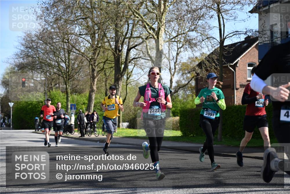 12.04.2026 - 45. Internationalen Wilhelmsburger Insellauf J. Mangold http://msf.ph/oto/9460254 12.04.2026 10:42:09 Ziel 4615, 2222, 3419, 4042, 3991, 2262, 2263, 2252, 3091, 5442, 5273 meine-sportfotos.de