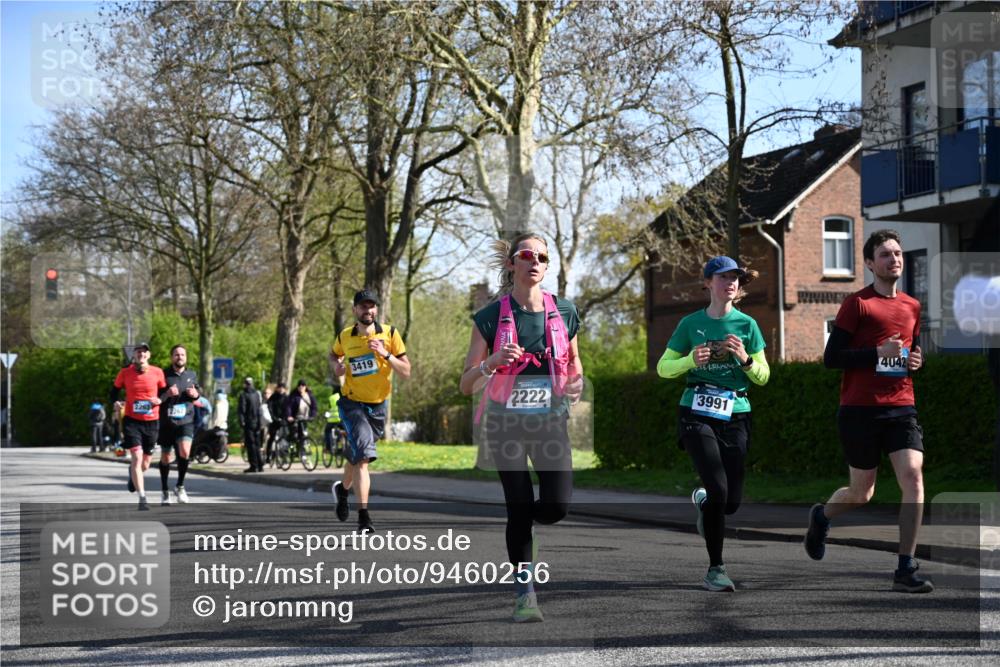 12.04.2026 - 45. Internationalen Wilhelmsburger Insellauf J. Mangold http://msf.ph/oto/9460256 12.04.2026 10:42:09 Ziel 4615, 2222, 3419, 4042, 3991, 2262, 2263, 2252, 3091, 5442, 5273 meine-sportfotos.de