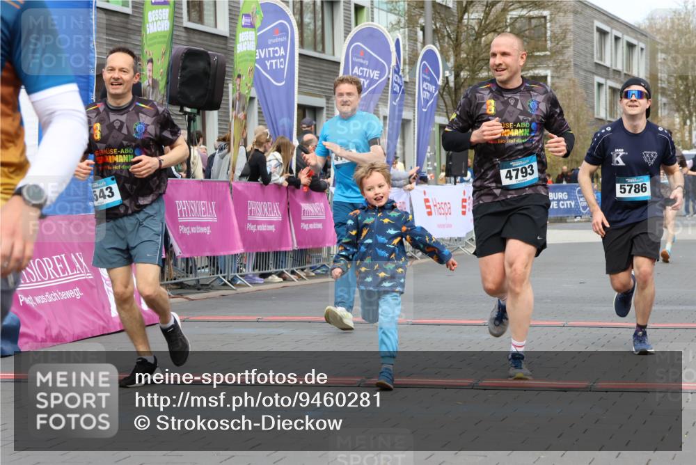 12.04.2026 - 45. Internationalen Wilhelmsburger Insellauf Strokosch-Dieckow http://msf.ph/oto/9460281 12.04.2026 13:19:37 Ziel 5019, 4543, 4793, 5786, 4112, 3071 meine-sportfotos.de