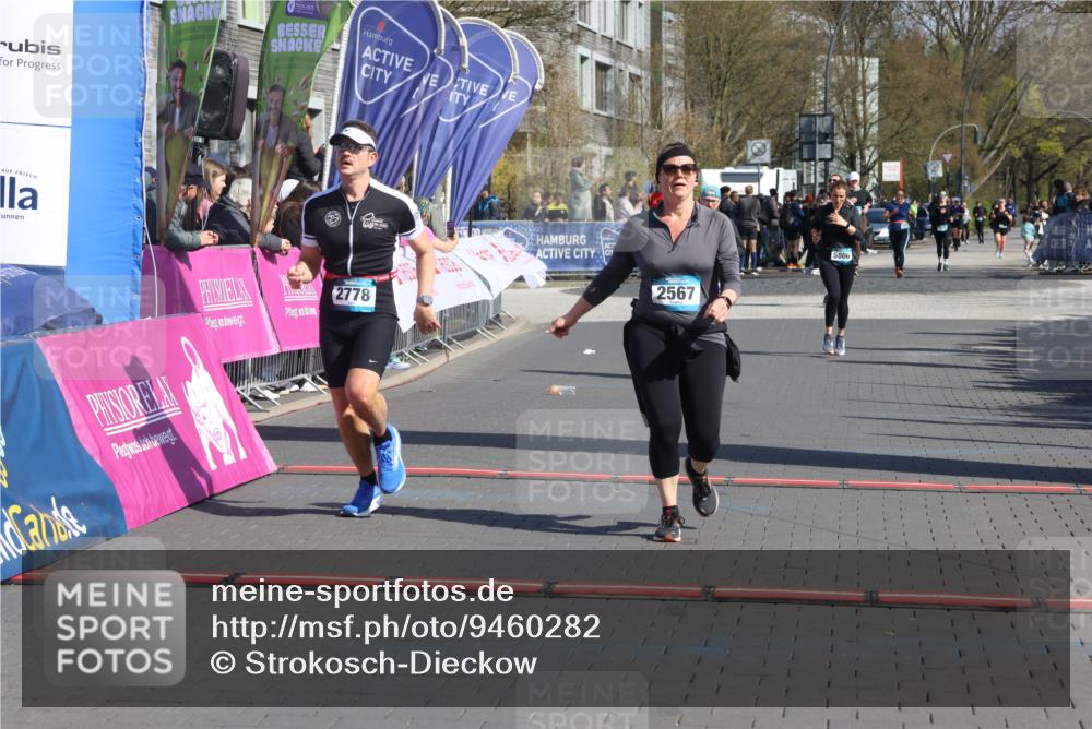 12.04.2026 - 45. Internationalen Wilhelmsburger Insellauf Strokosch-Dieckow http://msf.ph/oto/9460282 12.04.2026 11:07:44 Ziel 2567, 2778 meine-sportfotos.de