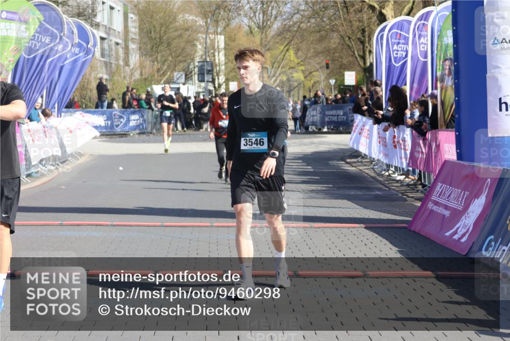 12.04.2026 - 45. Internationalen Wilhelmsburger Insellauf Strokosch-Dieckow http://msf.ph/oto/9460298 12.04.2026 10:50:11 Ziel 2655, 5441, 3546, 2618, 2176 meine-sportfotos.de