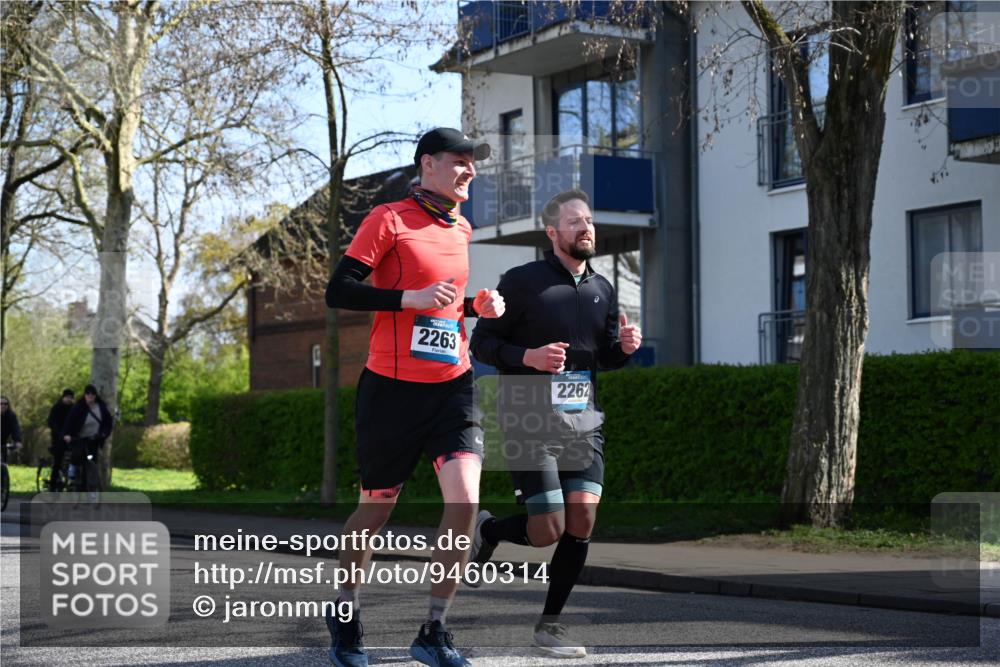 12.04.2026 - 45. Internationalen Wilhelmsburger Insellauf J. Mangold http://msf.ph/oto/9460314 12.04.2026 10:42:14 Ziel 4615, 2222, 3419, 4042, 3991, 2262, 2263, 2252, 3091, 5442, 5273, 2724, 2500, 3021, 5751 meine-sportfotos.de