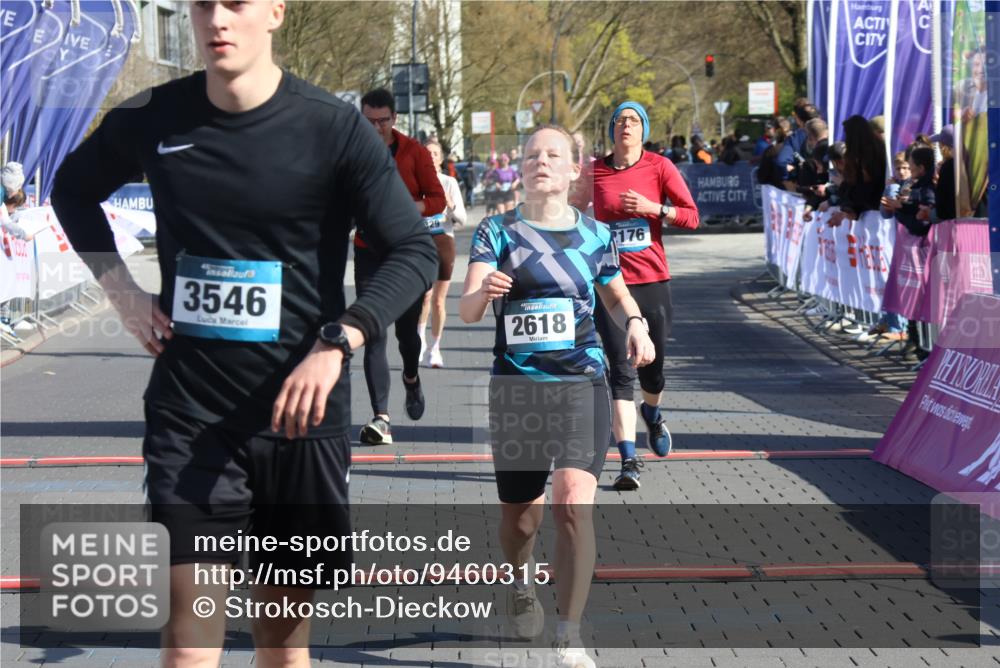12.04.2026 - 45. Internationalen Wilhelmsburger Insellauf Strokosch-Dieckow http://msf.ph/oto/9460315 12.04.2026 10:50:14 Ziel 2618, 2176, 2054, 3329, 3459 meine-sportfotos.de