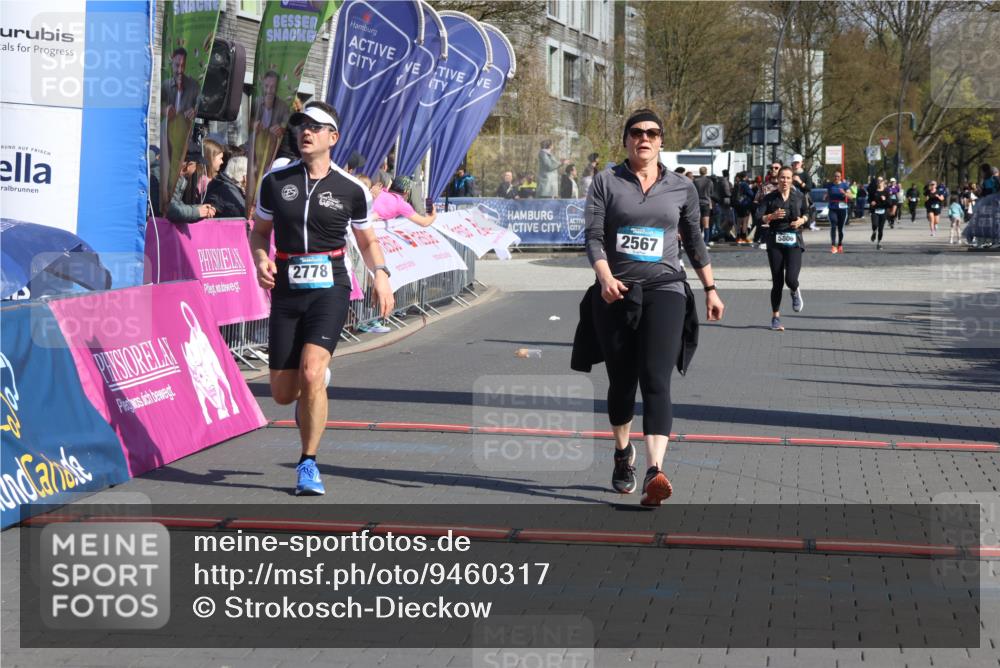 12.04.2026 - 45. Internationalen Wilhelmsburger Insellauf Strokosch-Dieckow http://msf.ph/oto/9460317 12.04.2026 11:07:44 Ziel 2567, 2778 meine-sportfotos.de