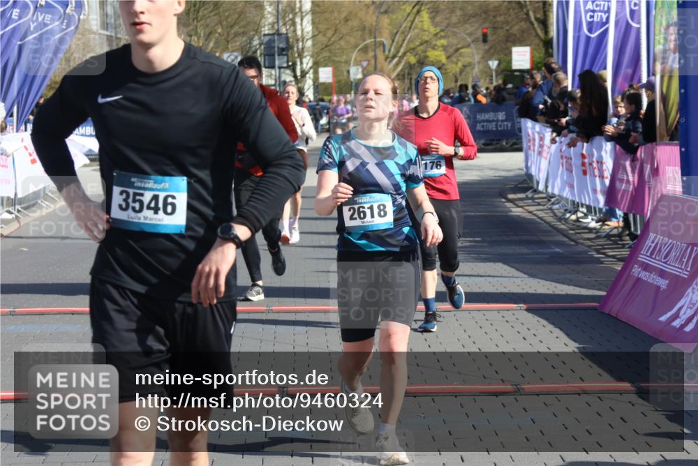 12.04.2026 - 45. Internationalen Wilhelmsburger Insellauf Strokosch-Dieckow http://msf.ph/oto/9460324 12.04.2026 10:50:14 Ziel 2618, 2176, 2054, 3329, 3459 meine-sportfotos.de