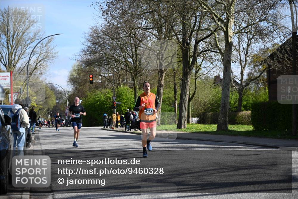 12.04.2026 - 45. Internationalen Wilhelmsburger Insellauf J. Mangold http://msf.ph/oto/9460328 12.04.2026 10:42:25 Ziel 2262, 2263, 2252, 3091, 5442, 5273, 2724, 2500, 3021, 5751, 5794, 3779, 5840, 2406, 4377 meine-sportfotos.de