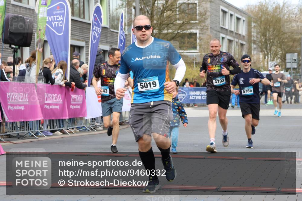 12.04.2026 - 45. Internationalen Wilhelmsburger Insellauf Strokosch-Dieckow http://msf.ph/oto/9460332 12.04.2026 13:19:35 Ziel 5019, 4543, 4793, 5786, 4112 meine-sportfotos.de