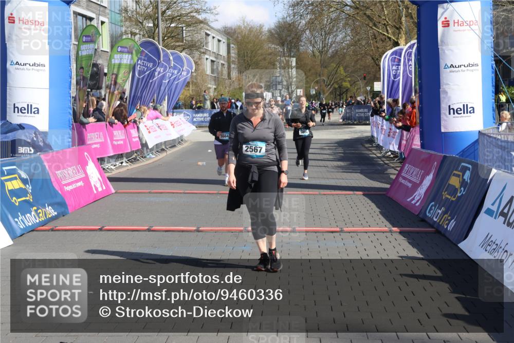 12.04.2026 - 45. Internationalen Wilhelmsburger Insellauf Strokosch-Dieckow http://msf.ph/oto/9460336 12.04.2026 11:07:47 Ziel 2567, 2778, 5806 meine-sportfotos.de