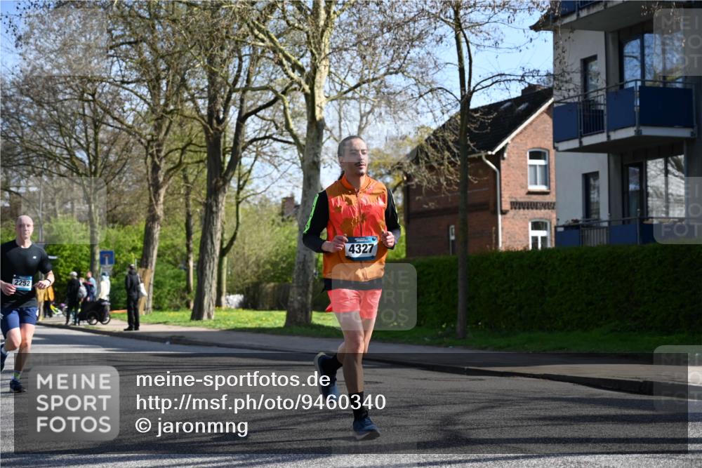 12.04.2026 - 45. Internationalen Wilhelmsburger Insellauf J. Mangold http://msf.ph/oto/9460340 12.04.2026 10:42:27 Ziel 2252, 3091, 5442, 5273, 2724, 2500, 3021, 5751, 5794, 5794, 3779, 5840, 2406, 4377, 3086, 3227, 4974 meine-sportfotos.de