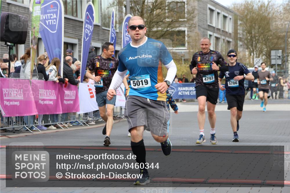 12.04.2026 - 45. Internationalen Wilhelmsburger Insellauf Strokosch-Dieckow http://msf.ph/oto/9460344 12.04.2026 13:19:35 Ziel 5019, 4543, 4793, 5786, 4112 meine-sportfotos.de