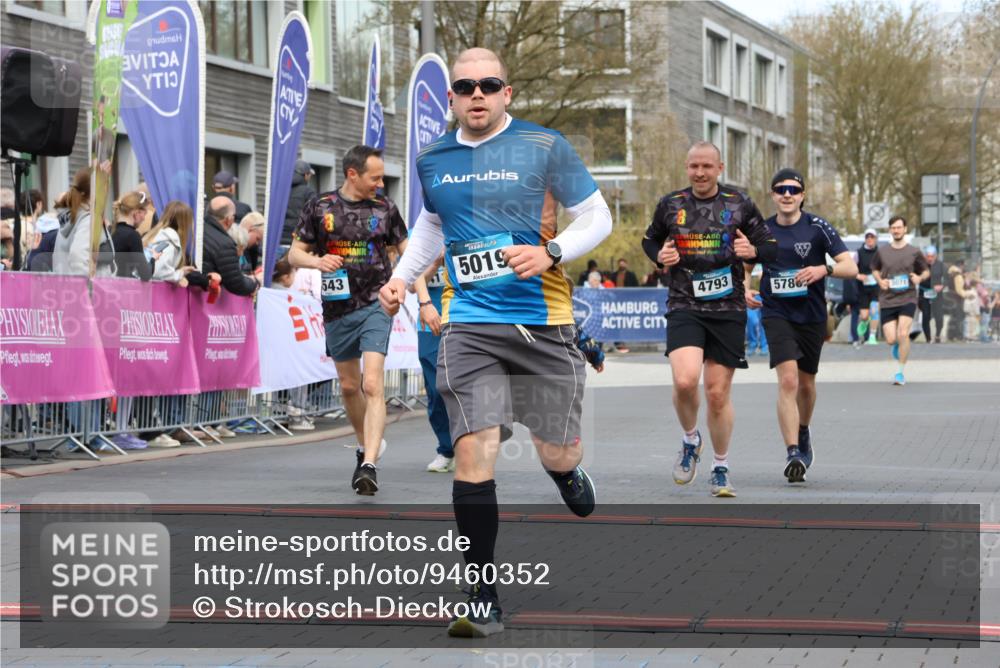 12.04.2026 - 45. Internationalen Wilhelmsburger Insellauf Strokosch-Dieckow http://msf.ph/oto/9460352 12.04.2026 13:19:35 Ziel 5019, 4543, 4793, 5786, 4112 meine-sportfotos.de