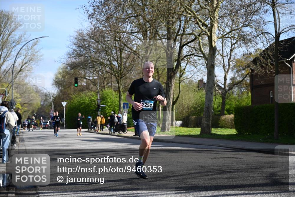 12.04.2026 - 45. Internationalen Wilhelmsburger Insellauf J. Mangold http://msf.ph/oto/9460353 12.04.2026 10:42:29 Ziel 2252, 3091, 5442, 5273, 5273, 2724, 2500, 3021, 5751, 5794, 3779, 3779, 5840, 2406, 4377, 3086, 3227, 4974, 5705, 2189, 5697 meine-sportfotos.de