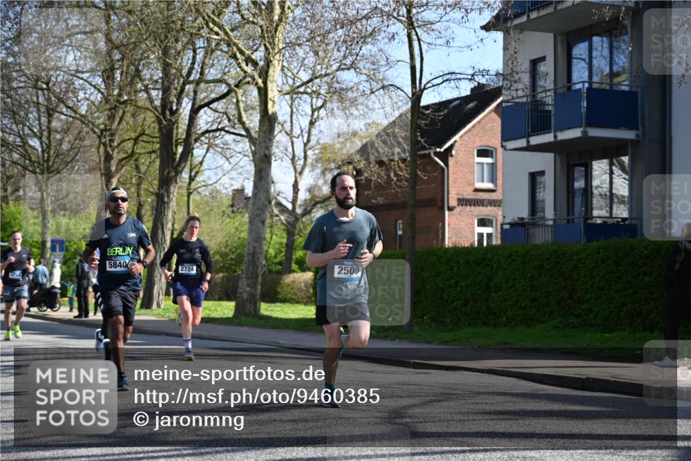 12.04.2026 - 45. Internationalen Wilhelmsburger Insellauf J. Mangold http://msf.ph/oto/9460385 12.04.2026 10:42:47 Ziel 5273, 2724, 2500, 3021, 5751, 5794, 3779, 5840, 2406, 4377, 3086, 3227, 4974, 5705, 2189, 5697, 2813, 4931, 3565, 5337, 2102, 2656, 2104, 5337, 2102, 2656, 2104, 5407, 5286, 2039 meine-sportfotos.de