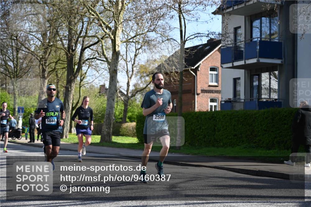 12.04.2026 - 45. Internationalen Wilhelmsburger Insellauf J. Mangold http://msf.ph/oto/9460387 12.04.2026 10:42:47 Ziel 5273, 2724, 2500, 3021, 5751, 5794, 3779, 5840, 2406, 4377, 3086, 3227, 4974, 5705, 2189, 5697, 2813, 4931, 3565, 5337, 2102, 2656, 2104, 5337, 2102, 2656, 2104, 5407, 5286, 2039 meine-sportfotos.de
