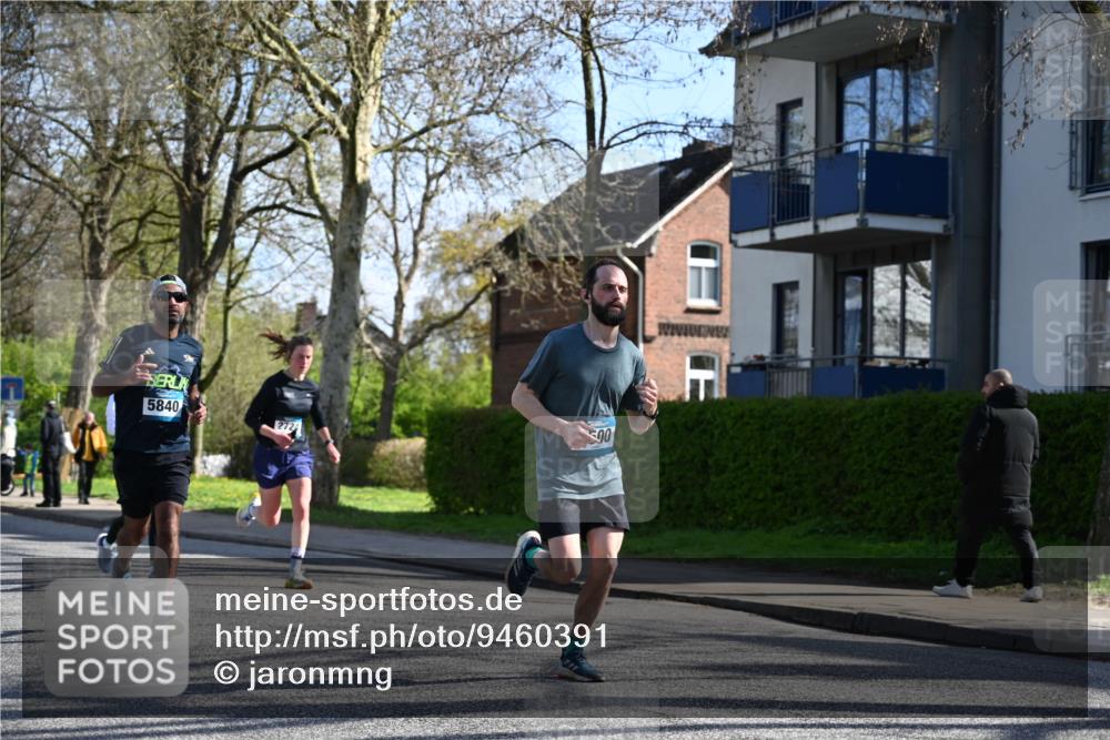 12.04.2026 - 45. Internationalen Wilhelmsburger Insellauf J. Mangold http://msf.ph/oto/9460391 12.04.2026 10:42:47 Ziel 5273, 2724, 2500, 3021, 5751, 5794, 3779, 5840, 2406, 4377, 3086, 3227, 4974, 5705, 2189, 5697, 2813, 4931, 3565, 5337, 2102, 2656, 2104, 5337, 2102, 2656, 2104, 5407, 5286, 2039 meine-sportfotos.de