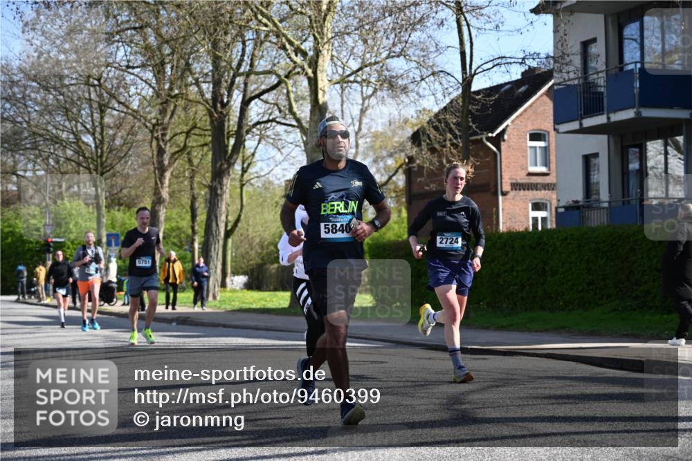 12.04.2026 - 45. Internationalen Wilhelmsburger Insellauf J. Mangold http://msf.ph/oto/9460399 12.04.2026 10:42:48 Ziel 5273, 2724, 2500, 3021, 5751, 5794, 3779, 5840, 2406, 2406, 4377, 3086, 3227, 4974, 5705, 2189, 5697, 2813, 4931, 3565, 5337, 2102, 2656, 2104, 5407, 5286, 2039 meine-sportfotos.de